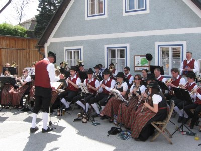 ZUM VERGR�SSERN DRAUFKLICKEN - Fusswallfahrt nach Mariazell 2014 � Pfarre St. Othmar in M�dling