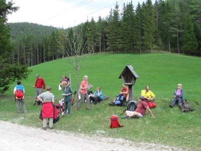 ZUM VERGR�SSERN DRAUFKLICKEN - Fusswallfahrt nach Mariazell 2014 � Pfarre St. Othmar in M�dling