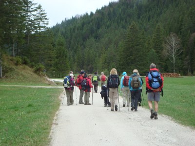 ZUM VERGR�SSERN DRAUFKLICKEN - Fusswallfahrt nach Mariazell 2014 � Pfarre St. Othmar in M�dling