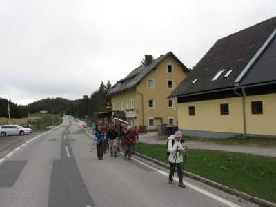 ZUM VERGR�SSERN DRAUFKLICKEN - Fusswallfahrt nach Mariazell 2014 � Pfarre St. Othmar in M�dling