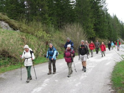 ZUM VERGR�SSERN DRAUFKLICKEN - Fusswallfahrt nach Mariazell 2014 � Pfarre St. Othmar in M�dling
