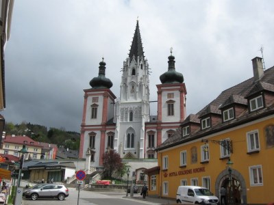 ZUM VERGR�SSERN DRAUFKLICKEN - Fusswallfahrt nach Mariazell 2014 � Pfarre St. Othmar in M�dling