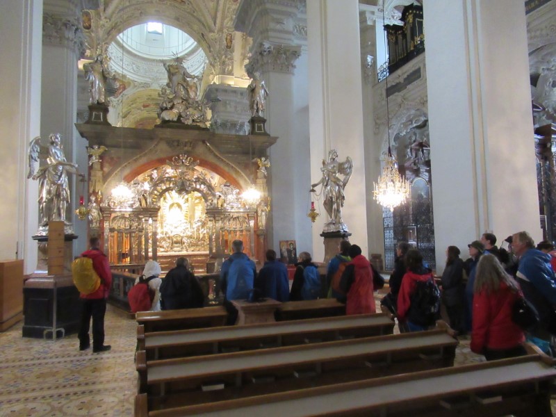 Ankunft am Gnadenaltar